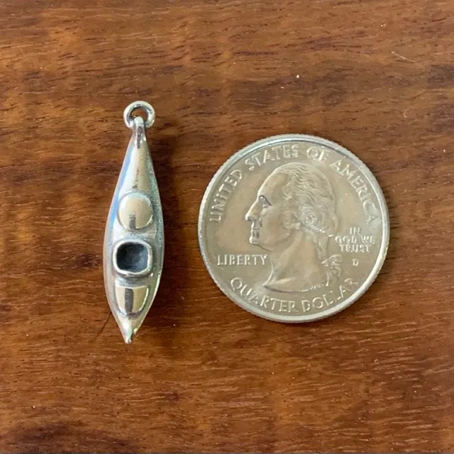 Kayak Closed Style Charm