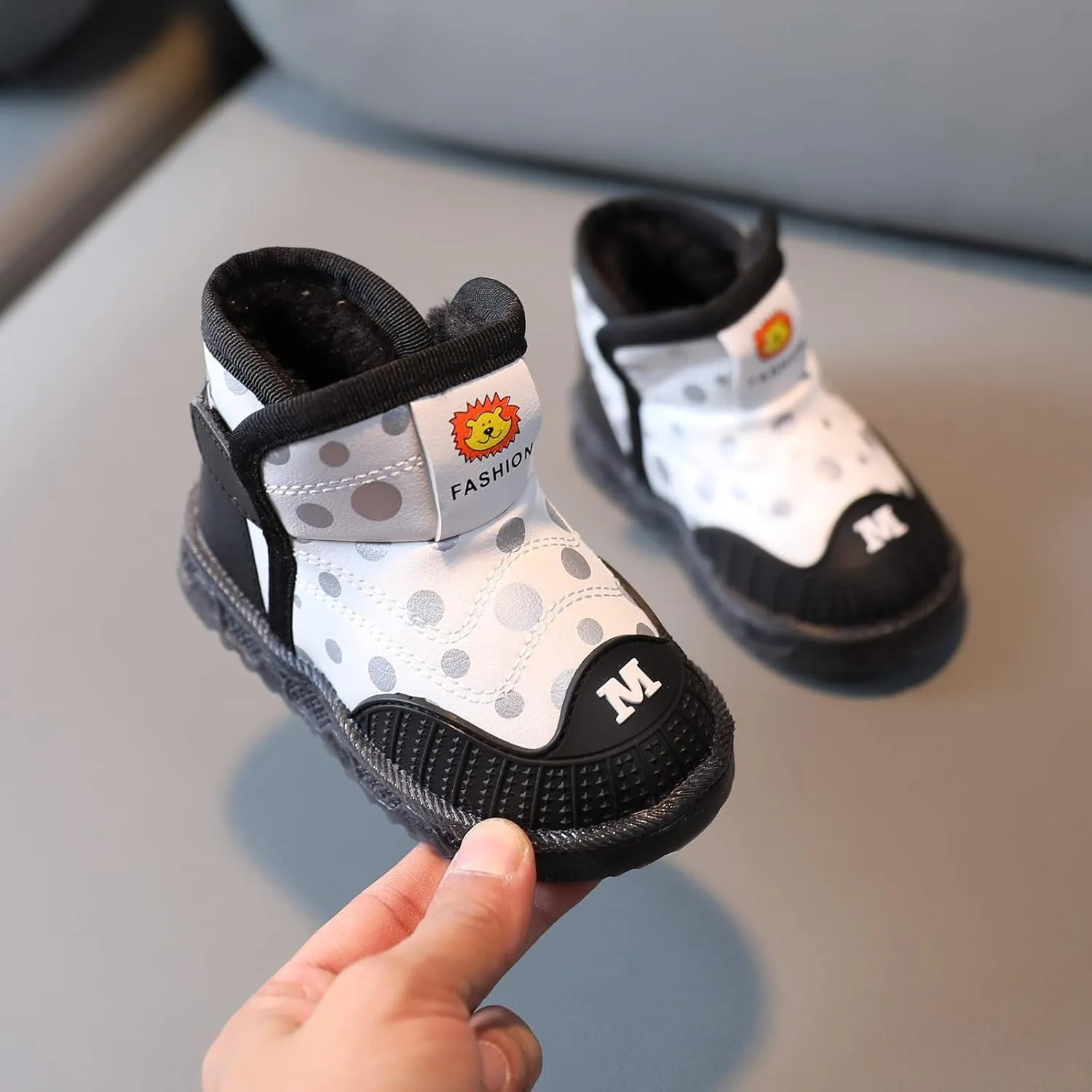 Kids Boys Girls Breathable LED Light Up Flashing Sneakers for Children Toddler Baby Light Up Sport Crib Shoes