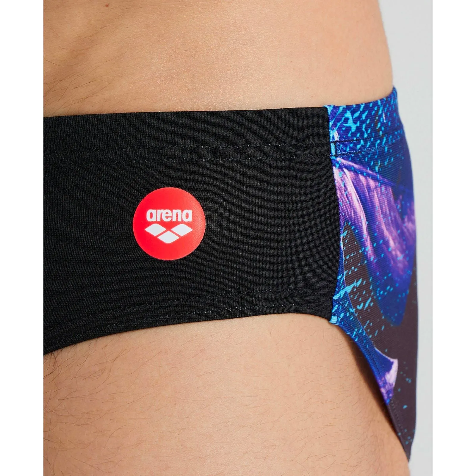 MEN'S CRAZY ARENA PLACEMENT BRIEF