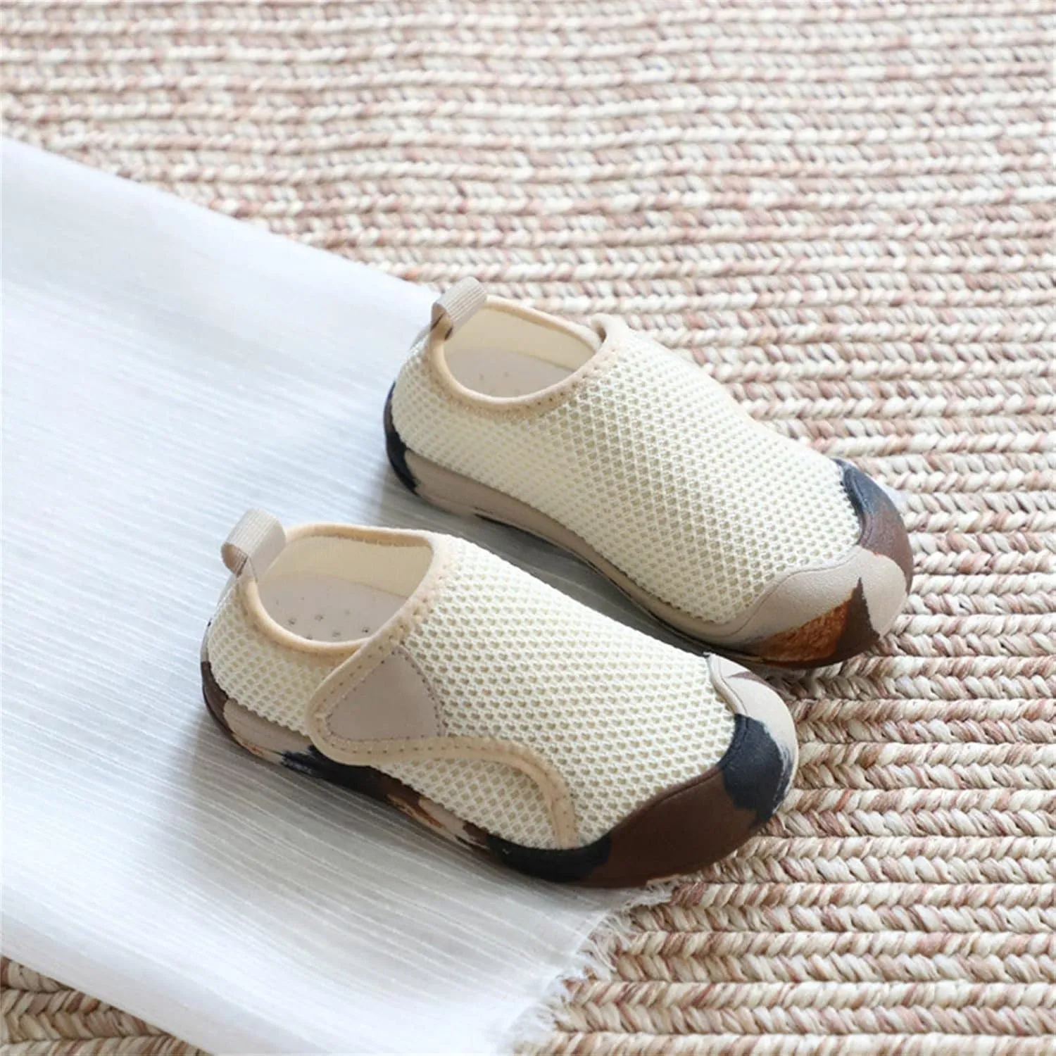 Toddler Baby Boy Girl Shoes Breathable Shoes Baotou Sneakers Mesh Baby Soft Sole Fashion Unisex Light up Shoes